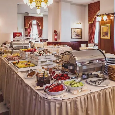 Savoy Hotel 4*