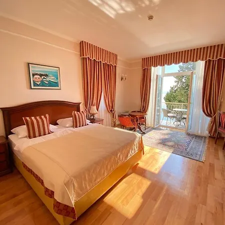 Savoy Hotel 4*