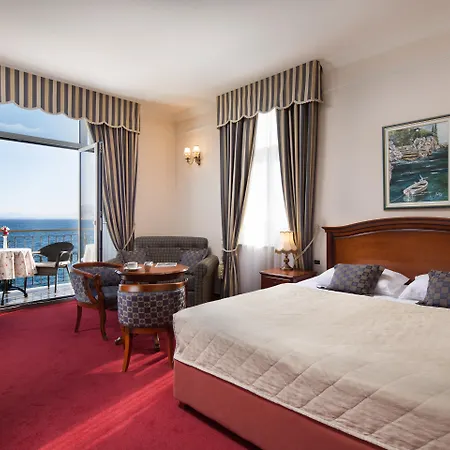 Savoy 4*