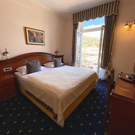 Hotel Savoy